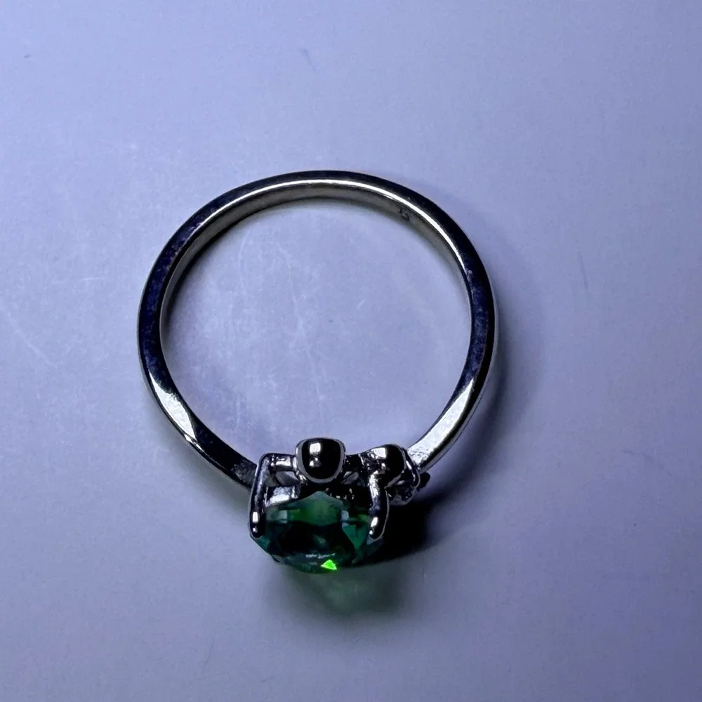 Fragrant Jewels Under the Sea‎ Heart Green Stone Silver Tone Ring Size 7